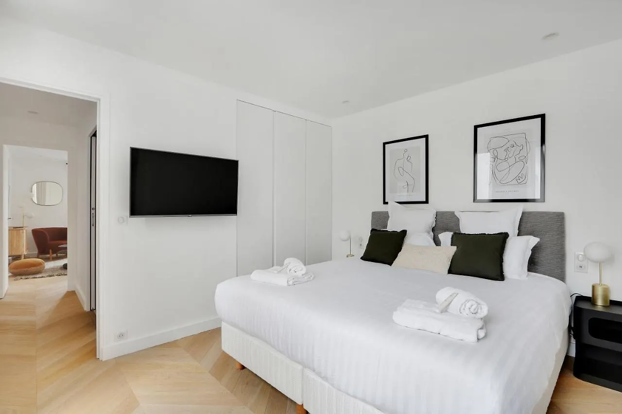 Pick A Flat'S Apartment On Place Du Tertre Paris