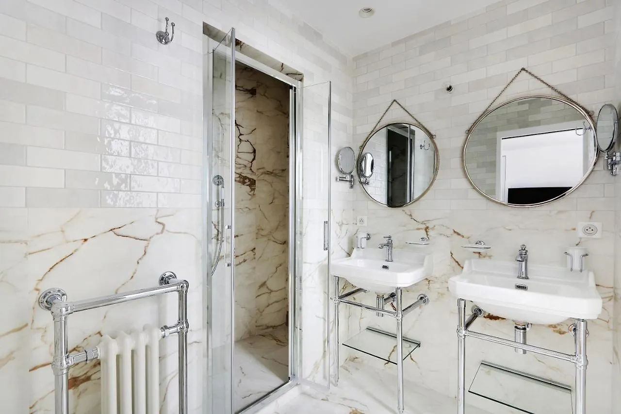 Pick A Flat'S Apartment On Place Du Tertre Paris